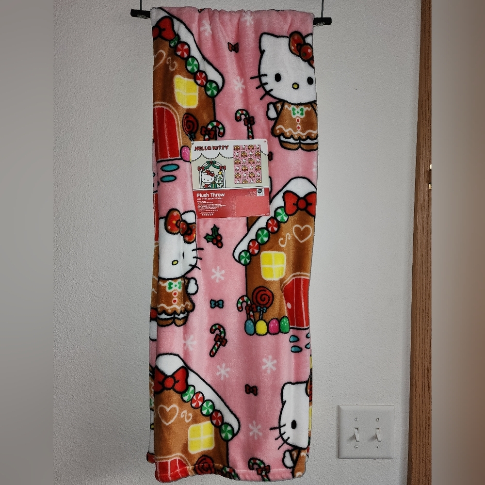 NWT Adorable Hello Kitty In Gingerbread Dress,Gingerbread House Plush Throw🩷✨️